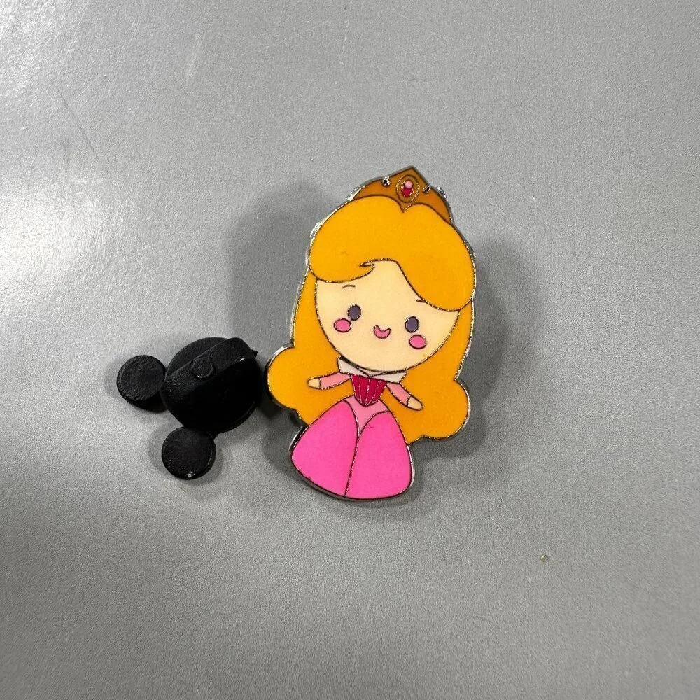 Disney Aurora Princess Trading Pin Big Head Sleeping Beauty Brooch Jewelry Badge